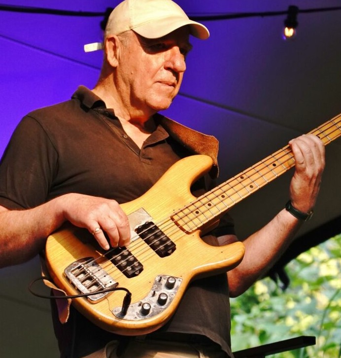 Joe Groove : Bass